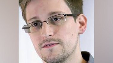 Vladimir Putin Grants Russian Citizenship to US Whistleblower Edward Snowden